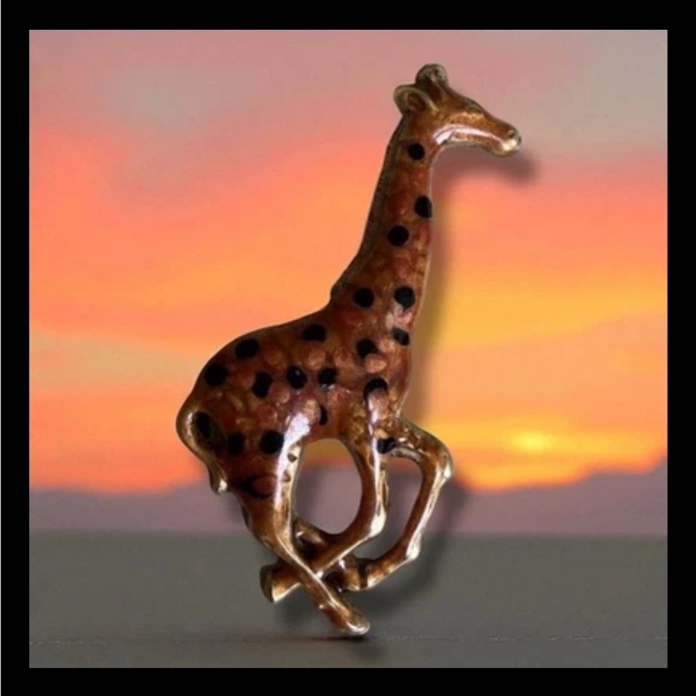 Vintage Enamel Giraffe Pin Brooch African Animal Zoo Safari 2 Inch